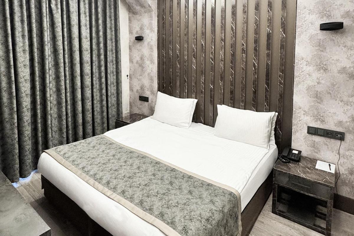 Royal Hotel